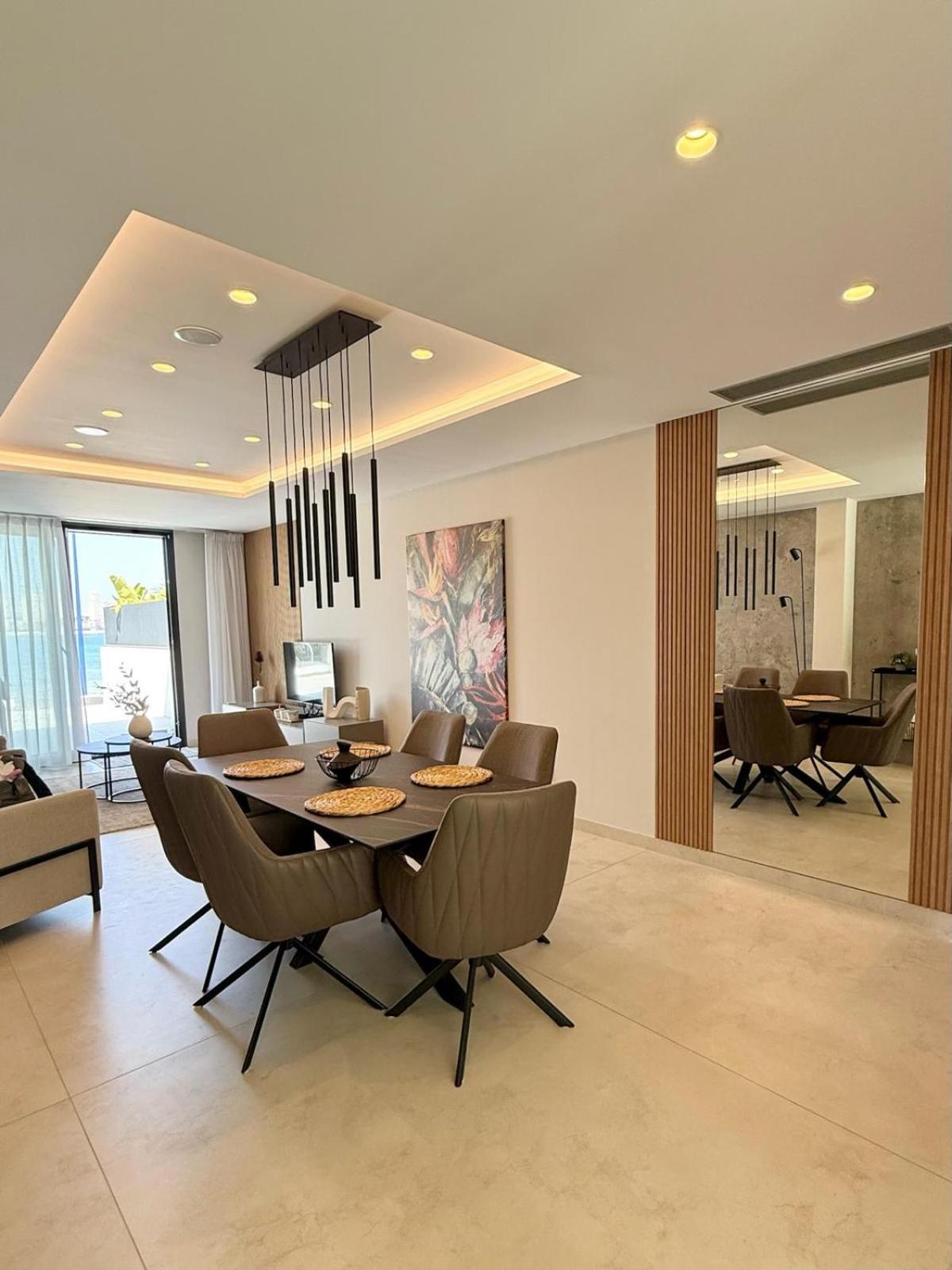 Luxury Beachfront With Private Pool By Leo * Benidorm